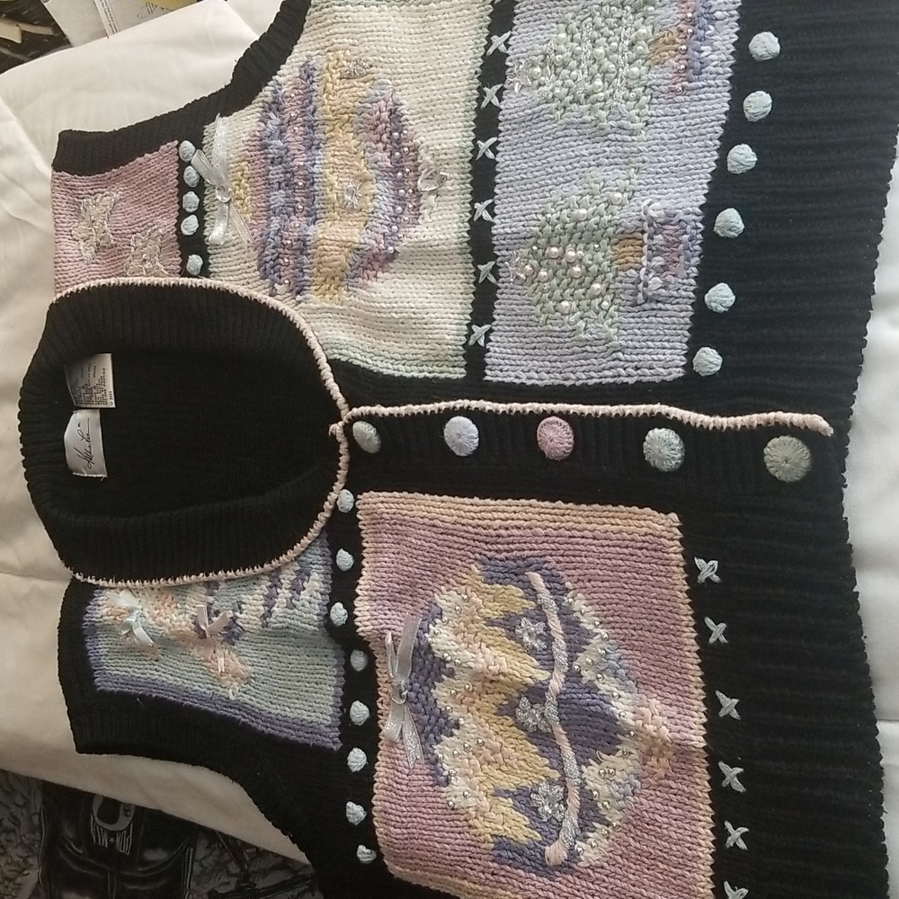 Sweater vest